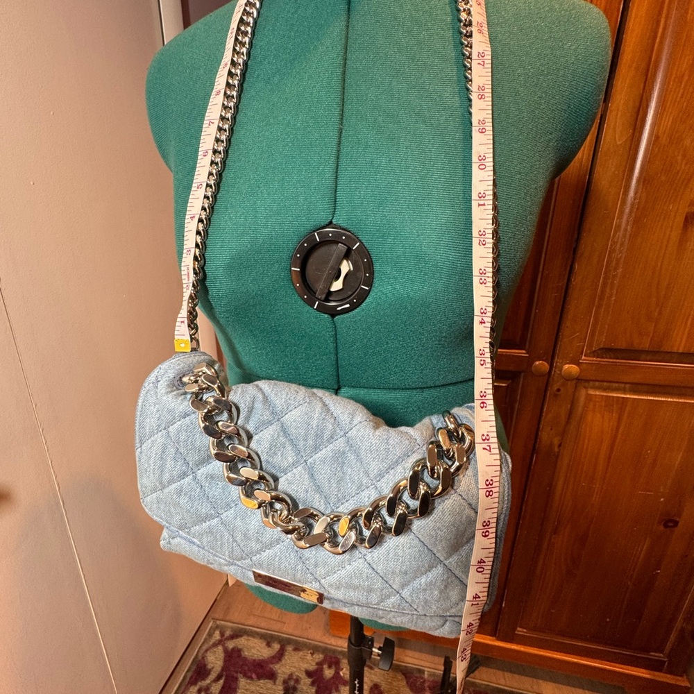 NWT - STELLA MCCARTNEY
Soft Quilted Denim Beckett Shoulder Bag In Blue - Picture 13 of 16